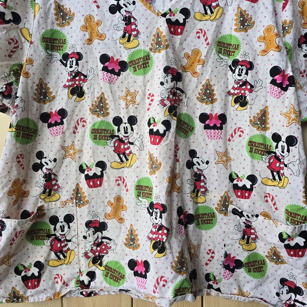 Disney Mickey Mouse Christmas Nurse Scrub Top Womens 3XL - Picture 3 of 9